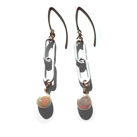MPR x THE IMAGINARIUM: White Paperclip Chain with White Pearl Earrings