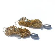 MPR x THE IMAGINARIUM: Golden Chain Links Hook Earrings with Peacock Pearls