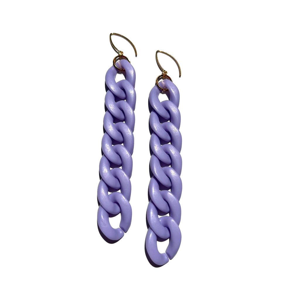MPR x IMAGINARIUM Medium Curb Chain Link Earrings in Lavender Meghan