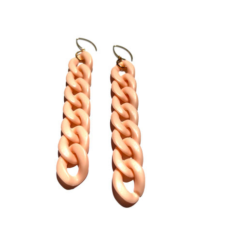 MPR x IMAGINARIUM: Medium Curb Chain Link Earrings in Peach